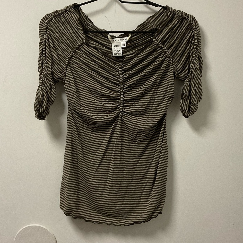 Max Studio Pleated Striped Brown & Tan Rayon Spandex Blend Short Sleeve Top! - Picture 6 of 9